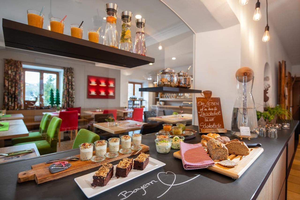 Bayern Resort Hotel - Adults Only - Mit Zugspitzblick - Eibsee-Naehe - Wellnessbereich - Naturpool Im Sommer Грайнау Экстерьер фото