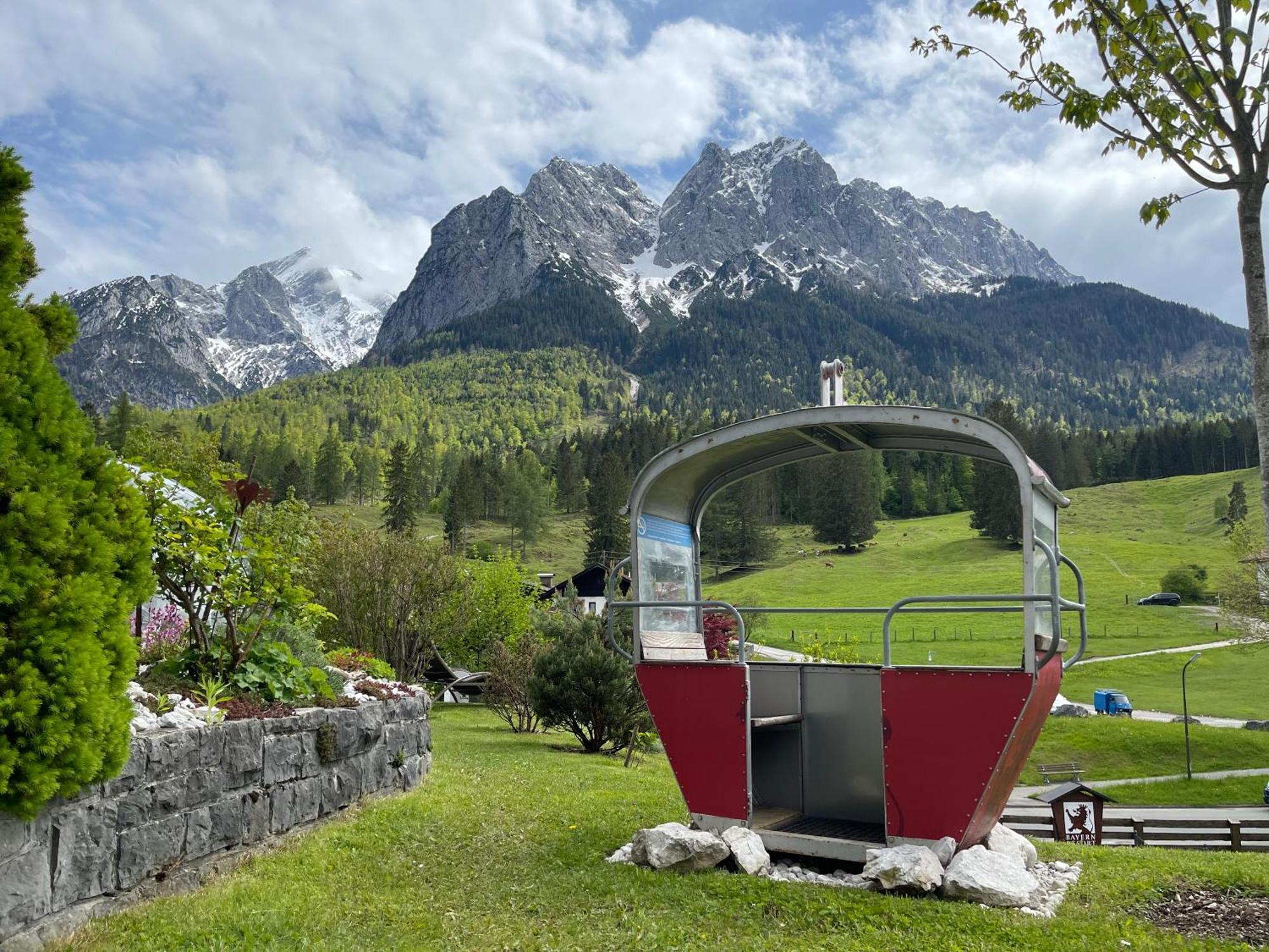 Bayern Resort Hotel - Adults Only - Mit Zugspitzblick - Eibsee-Naehe - Wellnessbereich - Naturpool Im Sommer Грайнау Экстерьер фото