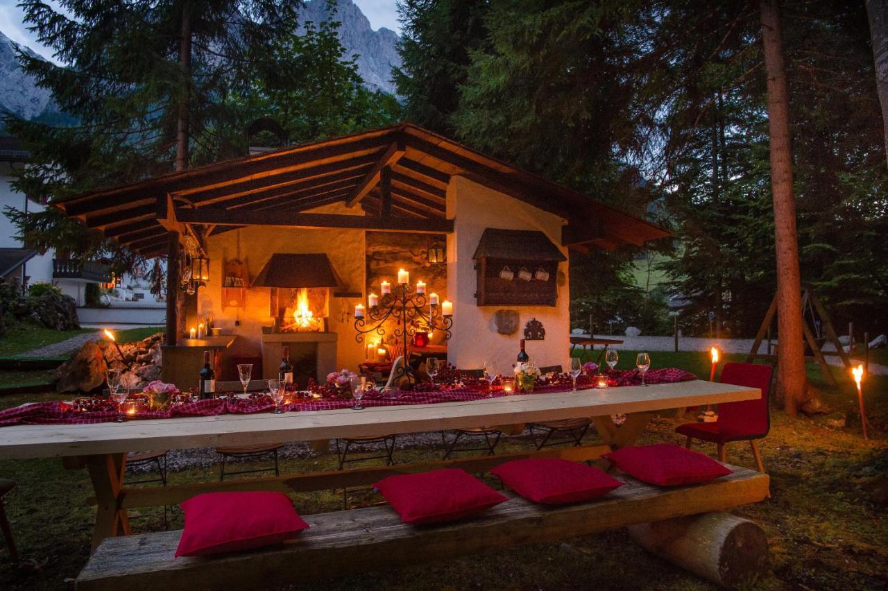 Bayern Resort Hotel - Adults Only - Mit Zugspitzblick - Eibsee-Naehe - Wellnessbereich - Naturpool Im Sommer Грайнау Экстерьер фото